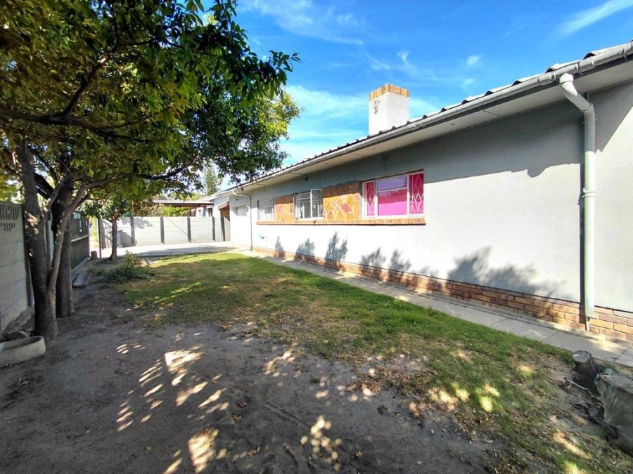 3 Bedroom Property for Sale in Van Der Stel Western Cape